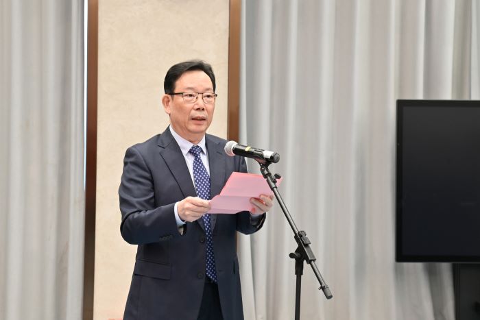 全球赌博十大网站举行新提任处级领导干部宪法宣誓仪式